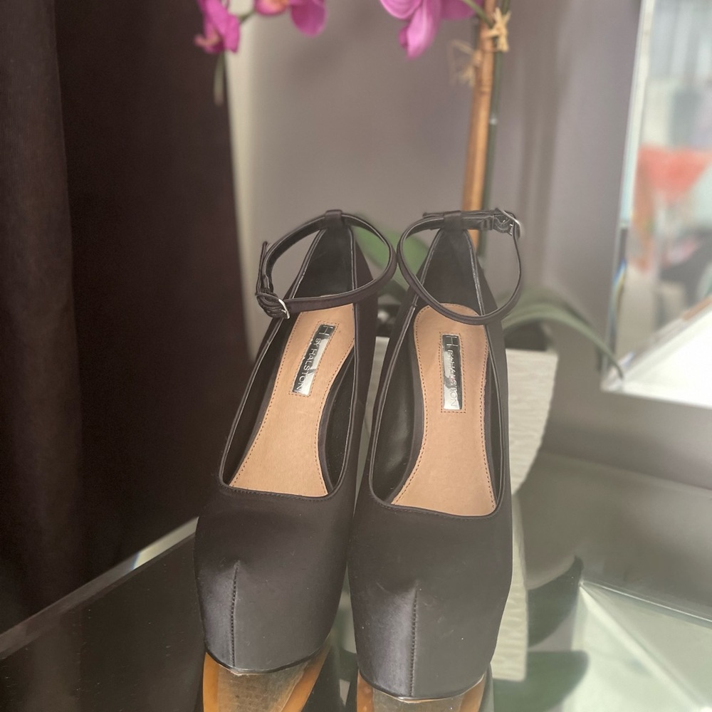 Vintage H by Halston platform heels